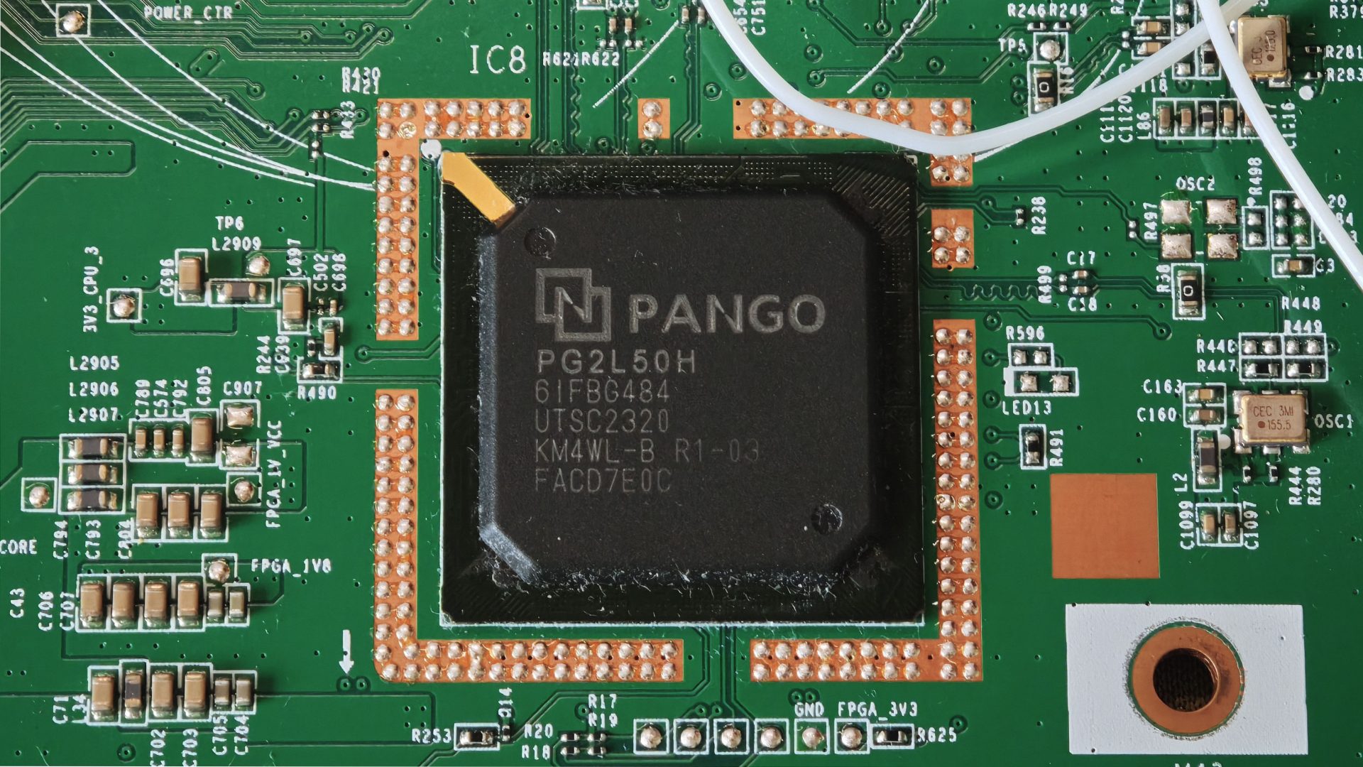 联通HG3142F光猫拆解 (7) FPGA
