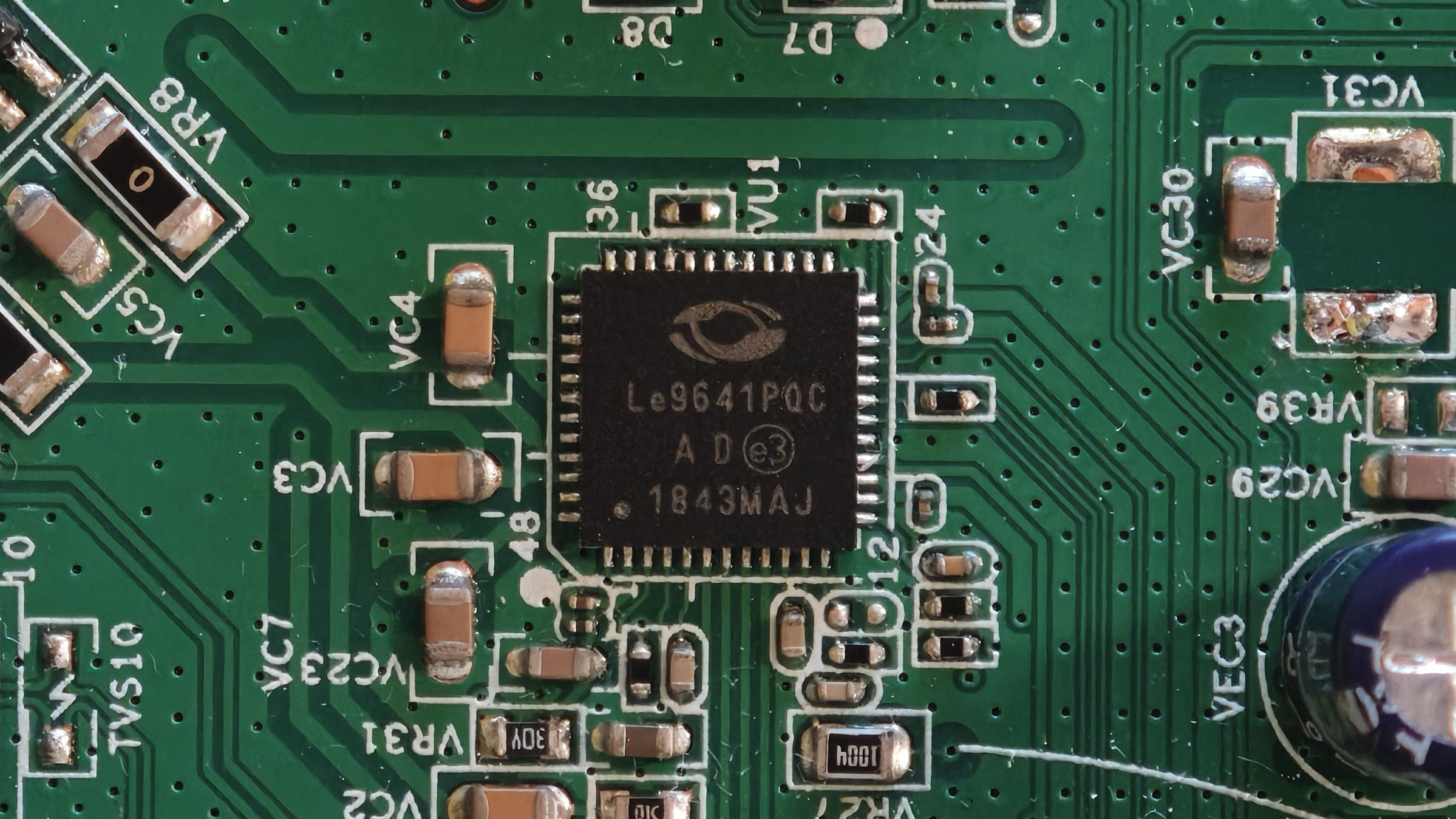G-140W-MD 语音芯片特写:Microsemi Le9641PQC 单路 SLIC