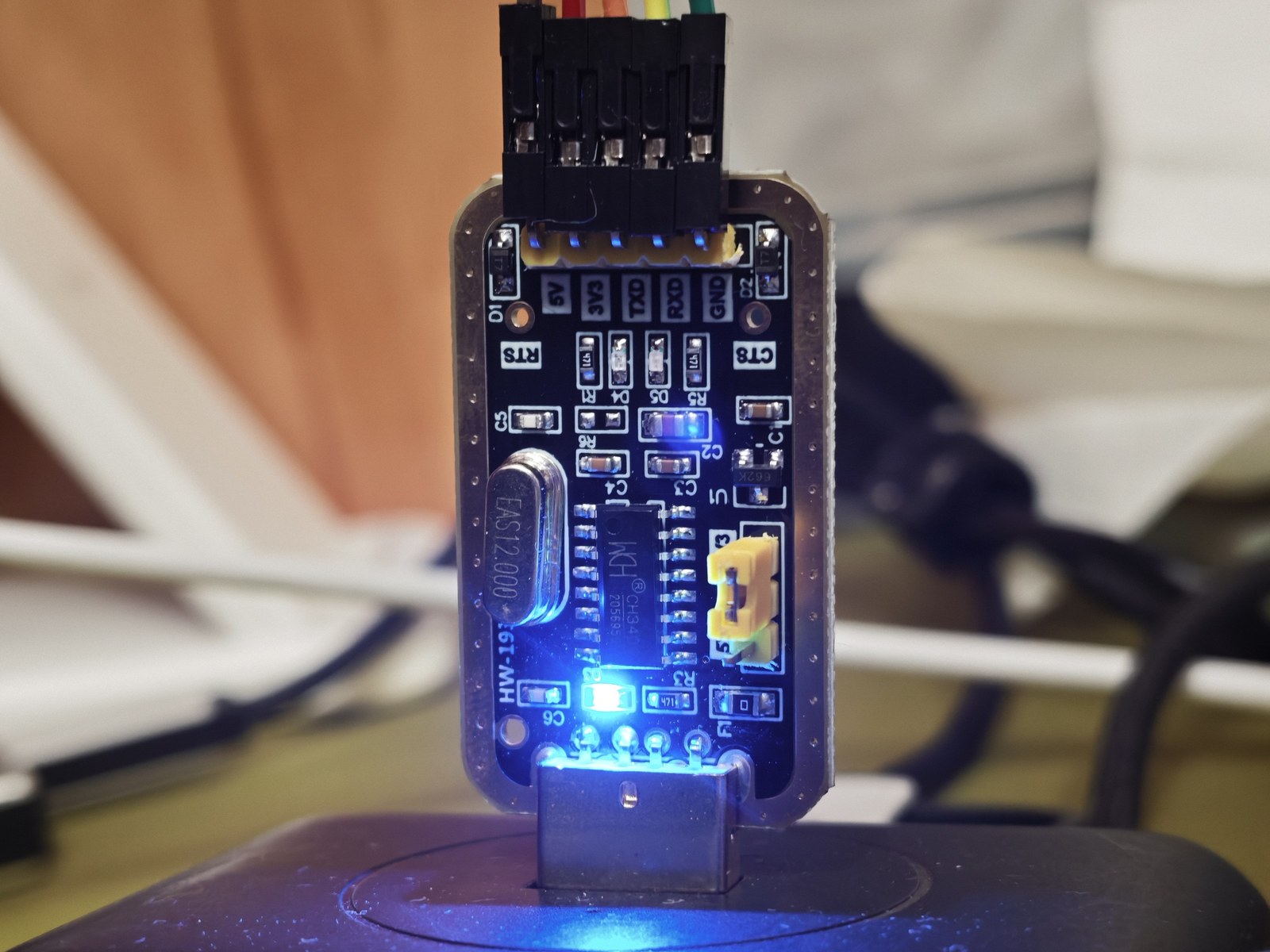 用于读取 T36 Max 串口的 CH340G 转 USB 小板,板上标注 5V、3V3、TXD、RXD、GND 引脚